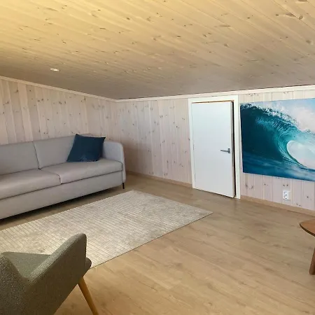 Beachhouse Near The Beautiful Surf Bore